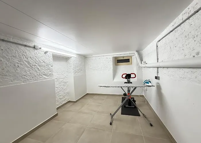 Le Gaston De Belair - 002 - 1st Floor - Shared Kitchen * Schieren