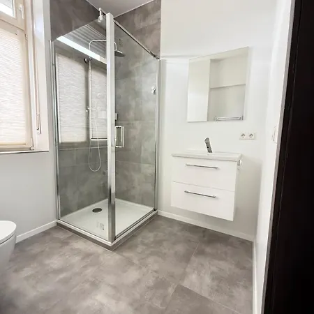 Le Gaston De Belair - 002 - 1st Floor - Shared Kitchen * Schieren