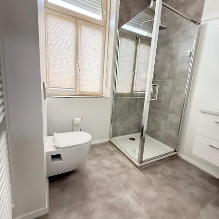 Le Gaston De Belair - 002 - 1st Floor - Shared Kitchen דירה *